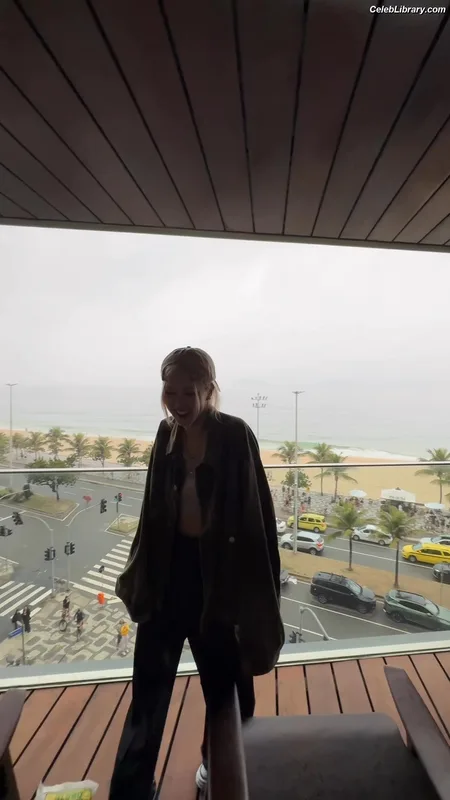 Rosé (BLACKPINK) photo 16 of 4338