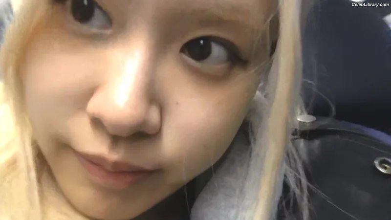 Rosé (BLACKPINK) photo 21 of 4338