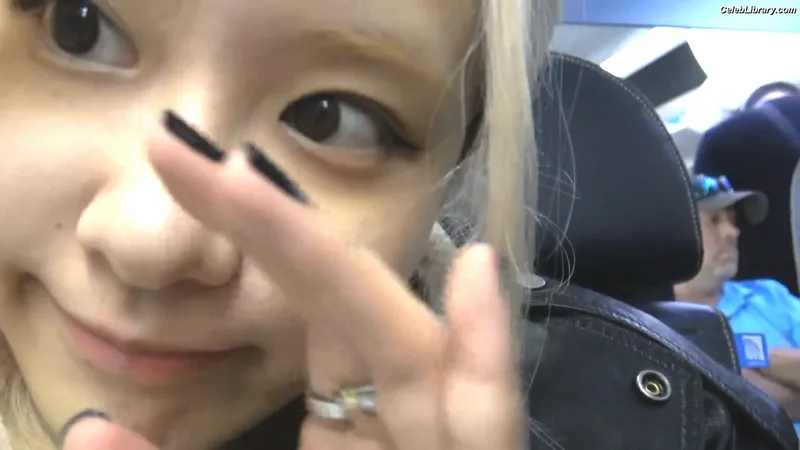 Rosé (BLACKPINK) photo 1 of 4338