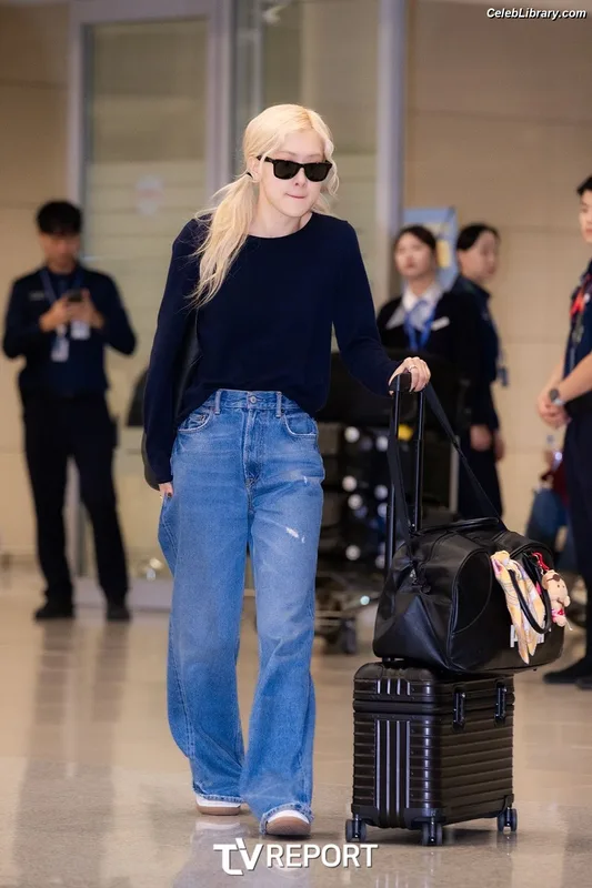 Rosé (BLACKPINK) photo 24 of 4338