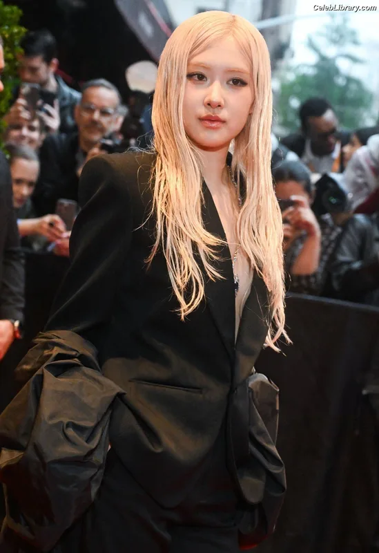 Rosé (BLACKPINK) photo 14 of 4338