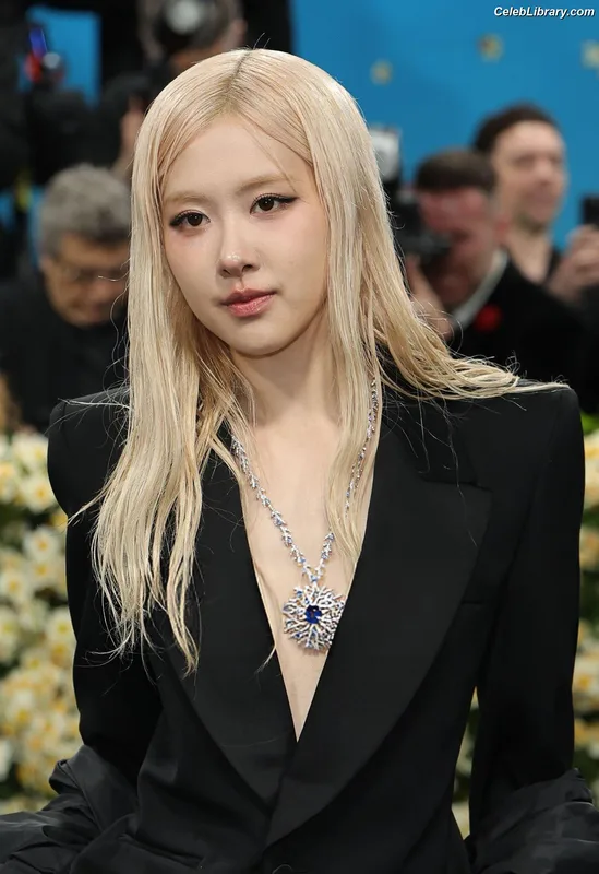 Rosé (BLACKPINK) photo 15 of 4338
