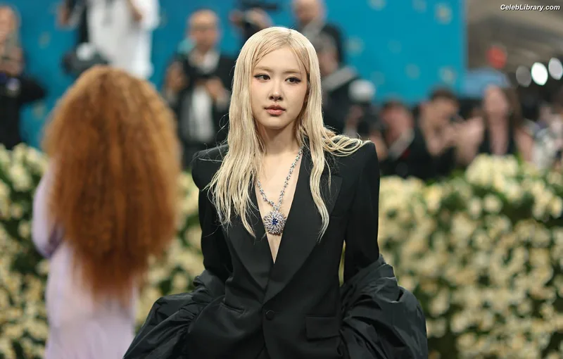 Rosé (BLACKPINK) photo 17 of 4338