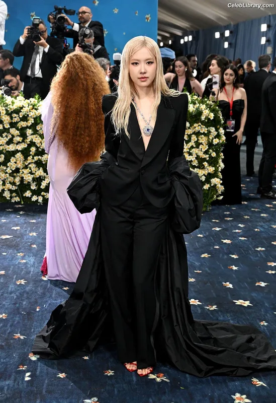 Rosé (BLACKPINK) photo 7 of 4338