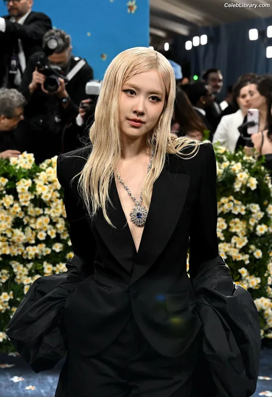 Rosé (BLACKPINK) photo 11 of 4338