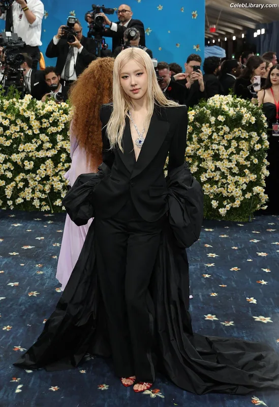 Rosé (BLACKPINK) photo 4 of 4338