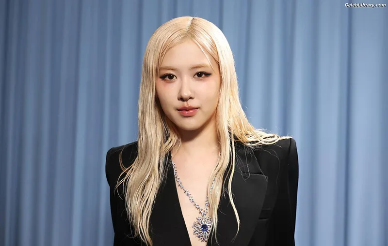 Rosé (BLACKPINK) photo 2 of 4338
