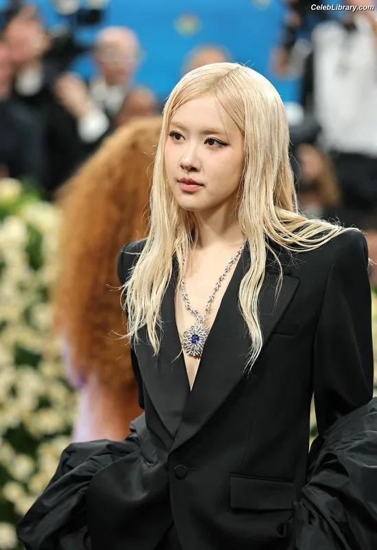 Rosé (BLACKPINK) photo 16 of 4338
