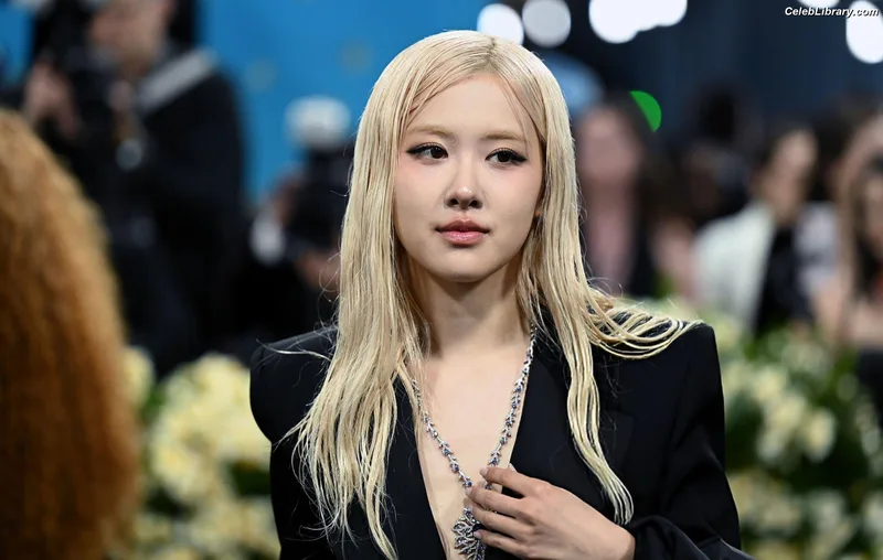 Rosé (BLACKPINK) photo 21 of 4338