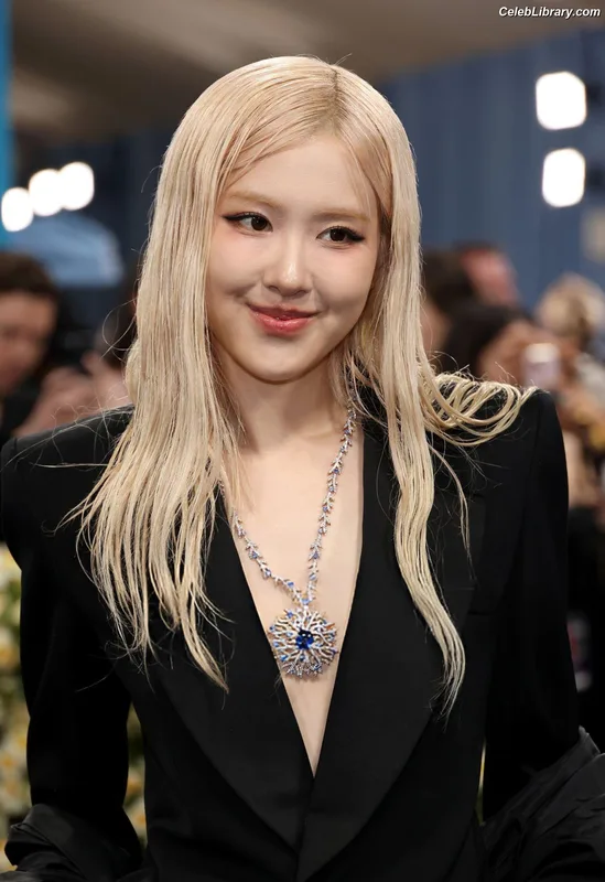 Rosé (BLACKPINK) photo 14 of 4338