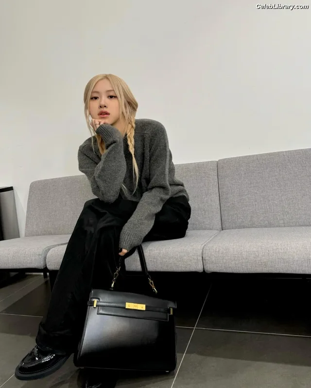 Rosé (BLACKPINK) photo 23 of 4338
