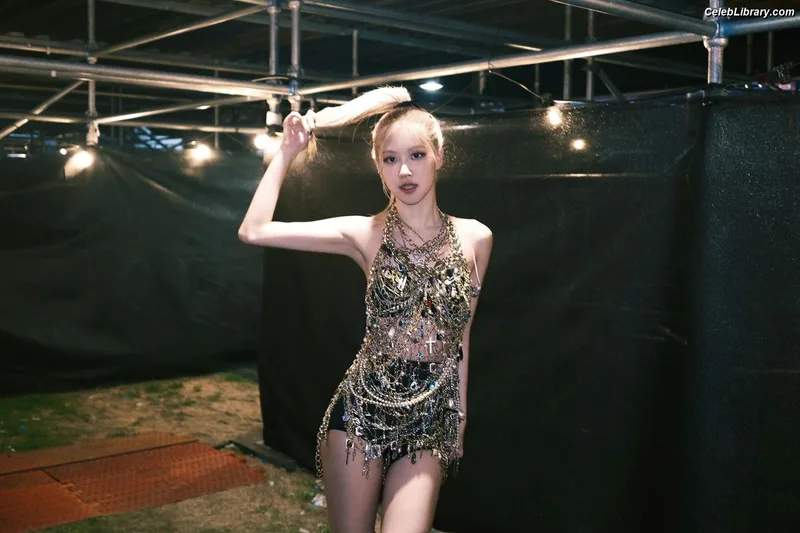 Rosé (BLACKPINK) photo 3 of 4338
