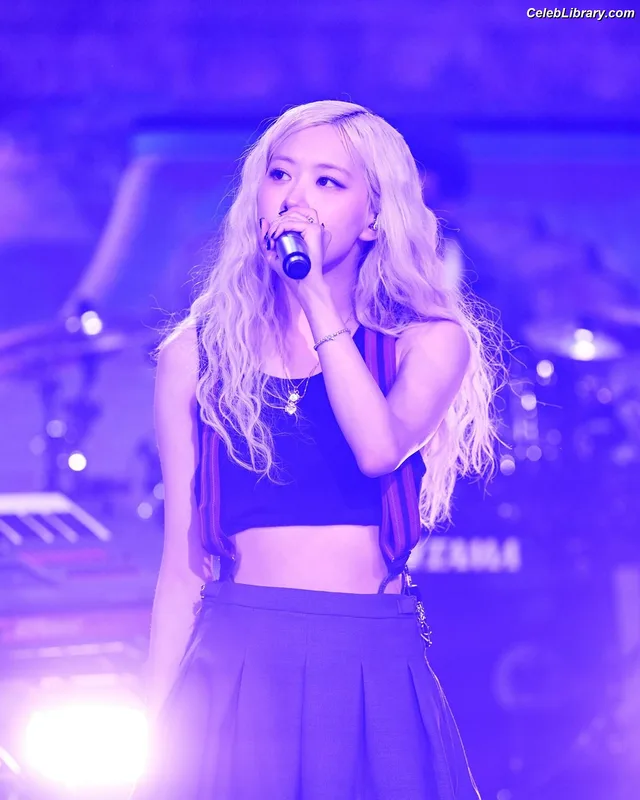 Rosé (BLACKPINK) photo 22 of 4338