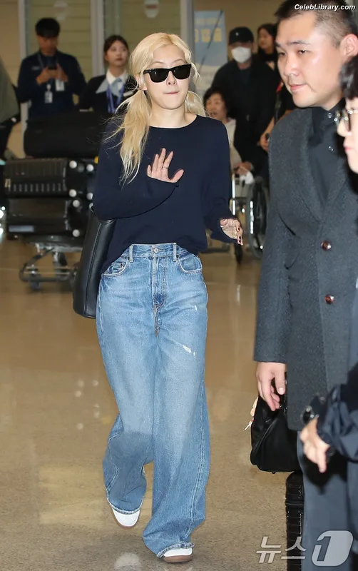 Rosé (BLACKPINK) photo 22 of 4338