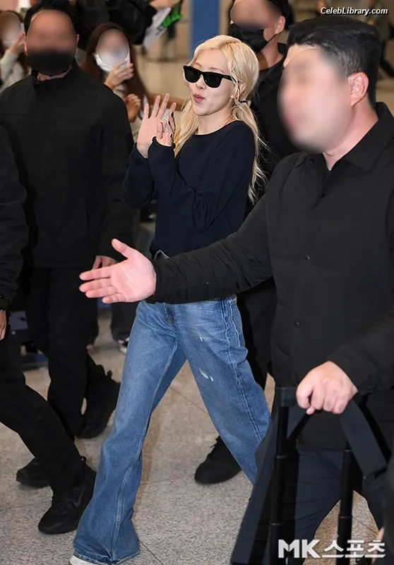 Rosé (BLACKPINK) photo 16 of 4338