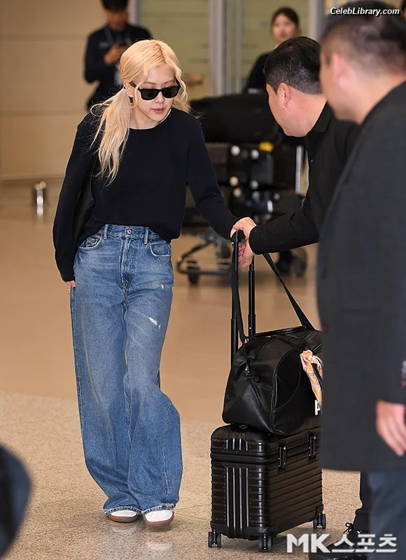Rosé (BLACKPINK) photo 19 of 4338