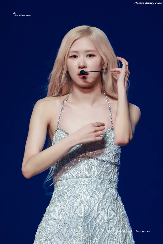 Rosé (BLACKPINK) photo 3 of 4338