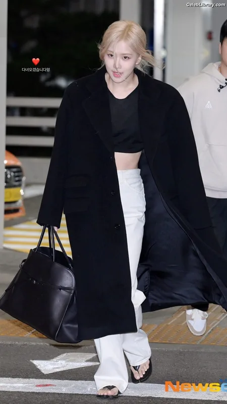 Rosé (BLACKPINK) photo 23 of 4338