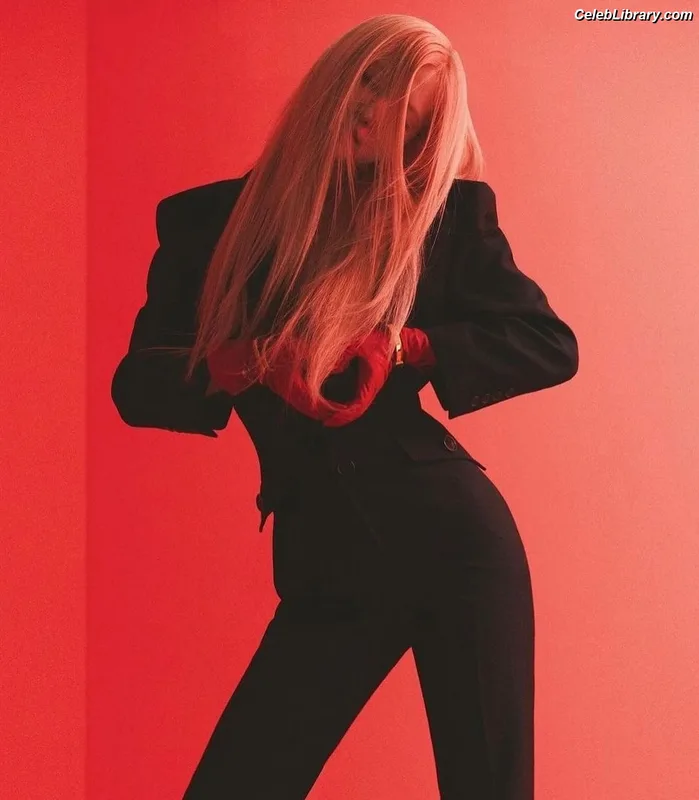Rosé (BLACKPINK) photo 11 of 4338