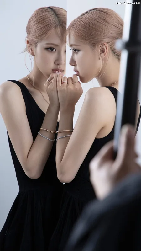 Rosé (BLACKPINK) photo 22 of 4338