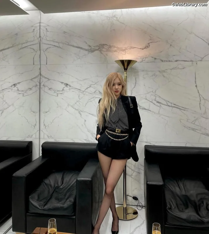 Rosé (BLACKPINK) photo 6 of 4338