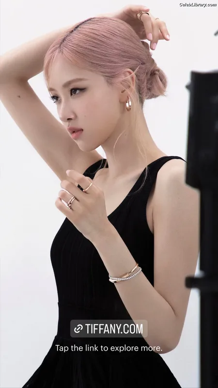 Rosé (BLACKPINK) photo 12 of 4338
