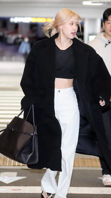 Rosé (BLACKPINK) photo 17 of 4338