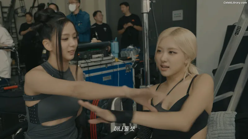 Rosé (BLACKPINK) photo 13 of 4338