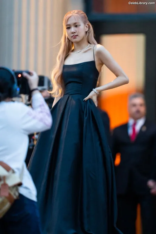Rosé (BLACKPINK) photo 6 of 4338
