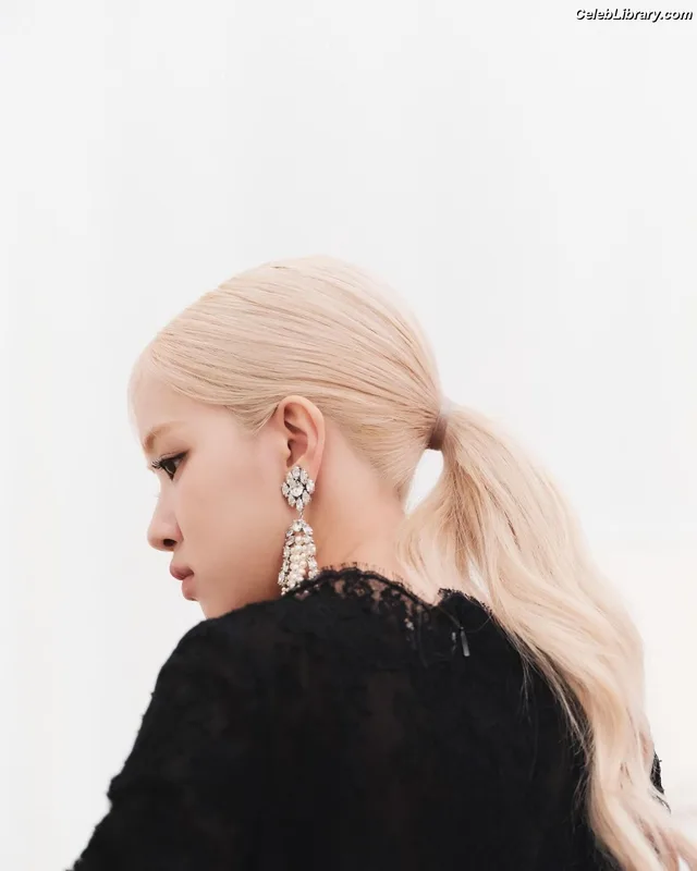 Rosé (BLACKPINK) photo 22 of 4338