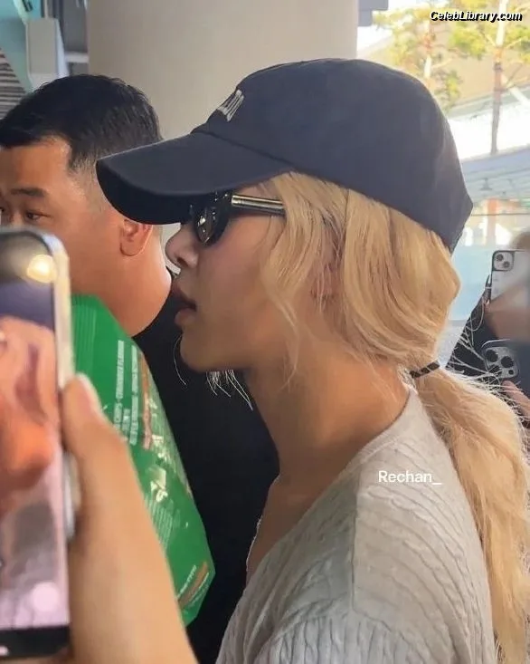 Rosé (BLACKPINK) photo 5 of 4338