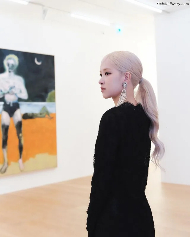 Rosé (BLACKPINK) photo 21 of 4338