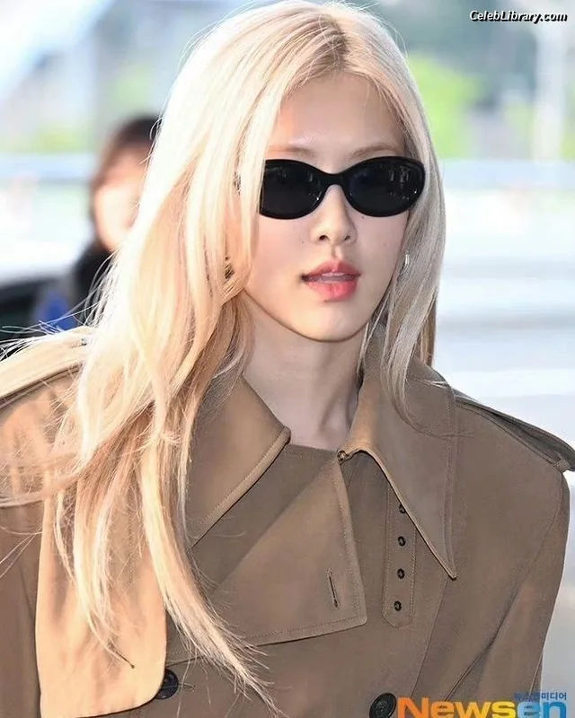 Rosé (BLACKPINK) photo 12 of 4338
