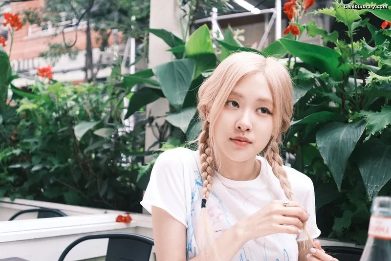 Rosé (BLACKPINK) photo 7 of 4338