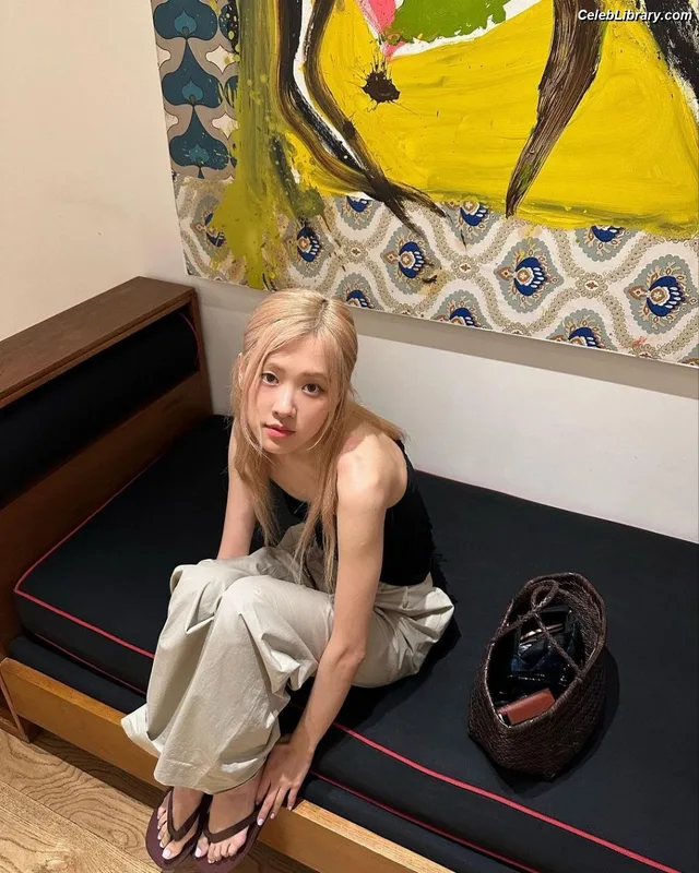 Rosé (BLACKPINK) photo 17 of 4338