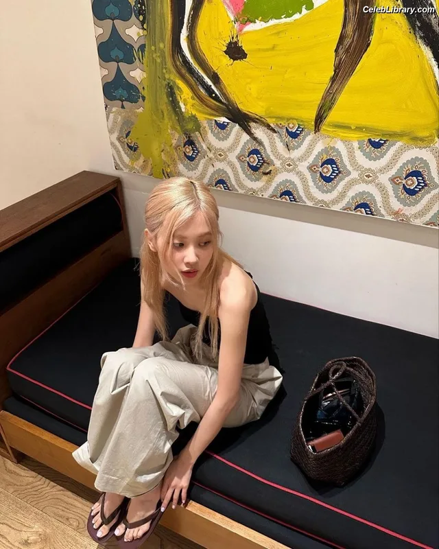 Rosé (BLACKPINK) photo 14 of 4338