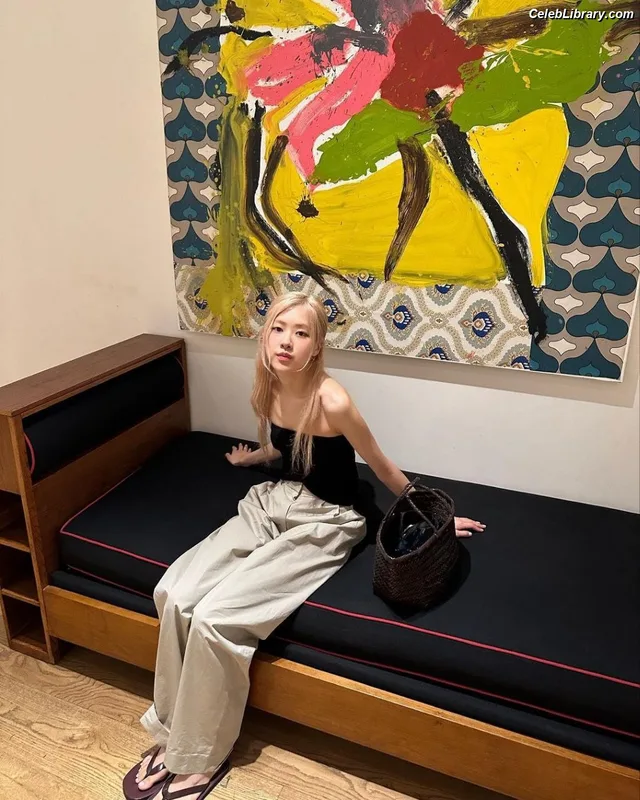 Rosé (BLACKPINK) photo 15 of 4338