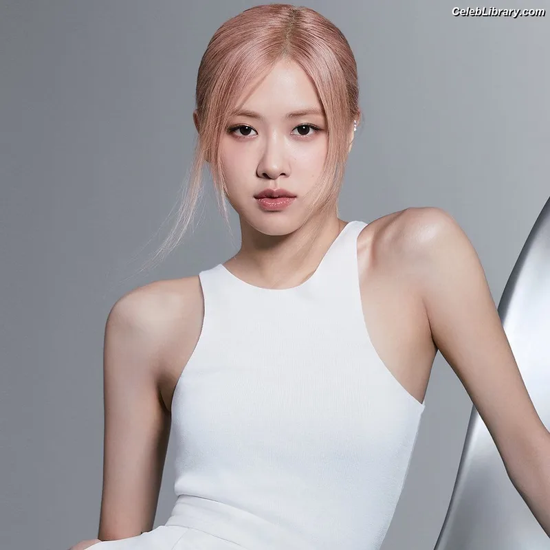 Rosé (BLACKPINK) photo 5 of 4338