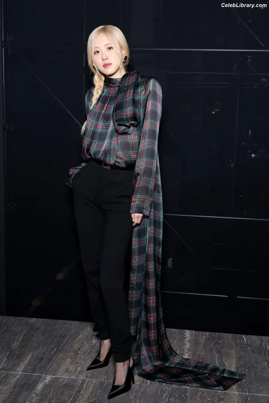 Rosé (BLACKPINK) photo 11 of 4338