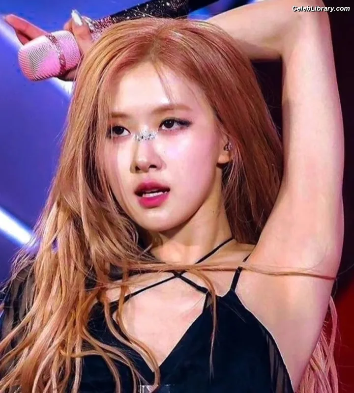 Rosé (BLACKPINK) photo 21 of 4338