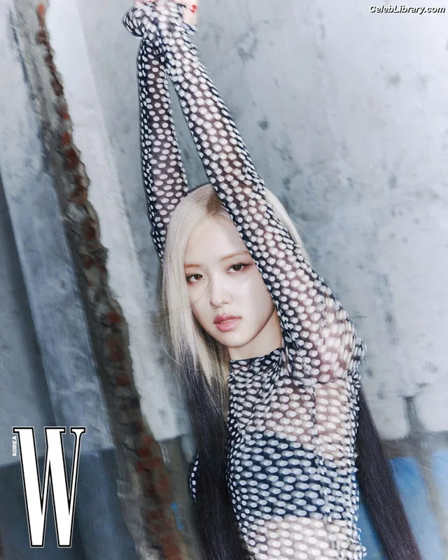 Rosé (BLACKPINK) photo 16 of 4338