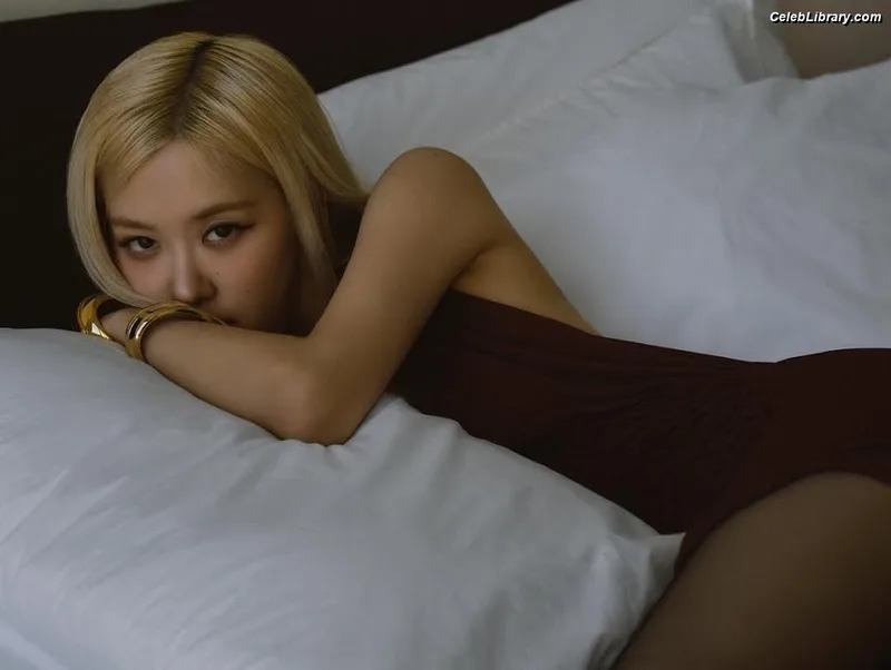 Rosé (BLACKPINK) photo 20 of 4338