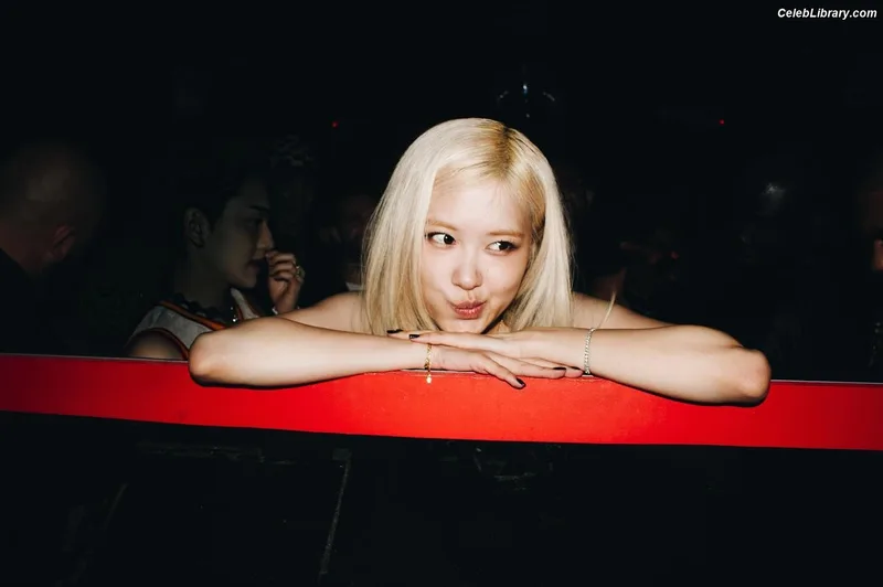 Rosé (BLACKPINK) photo 4 of 4338