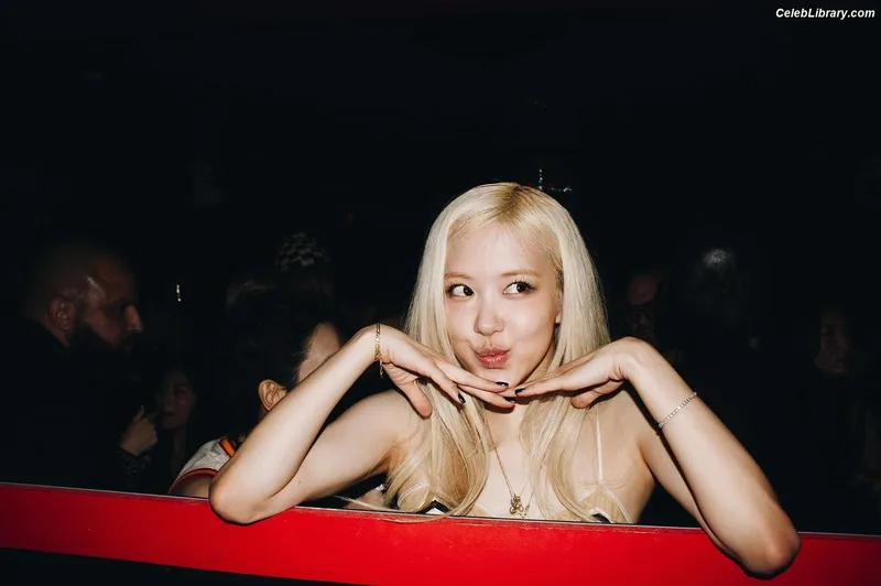 Rosé (BLACKPINK) photo 13 of 4338