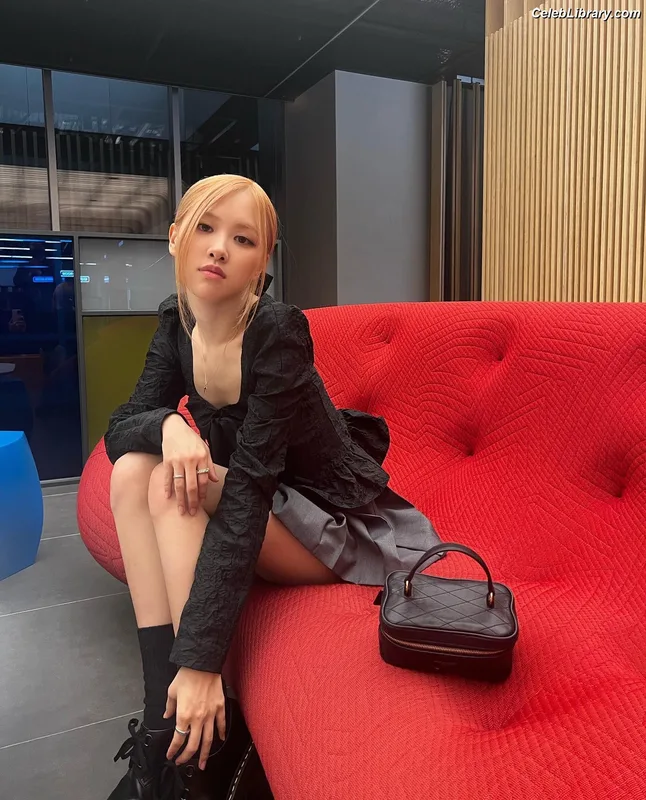 Rosé (BLACKPINK) photo 21 of 4338