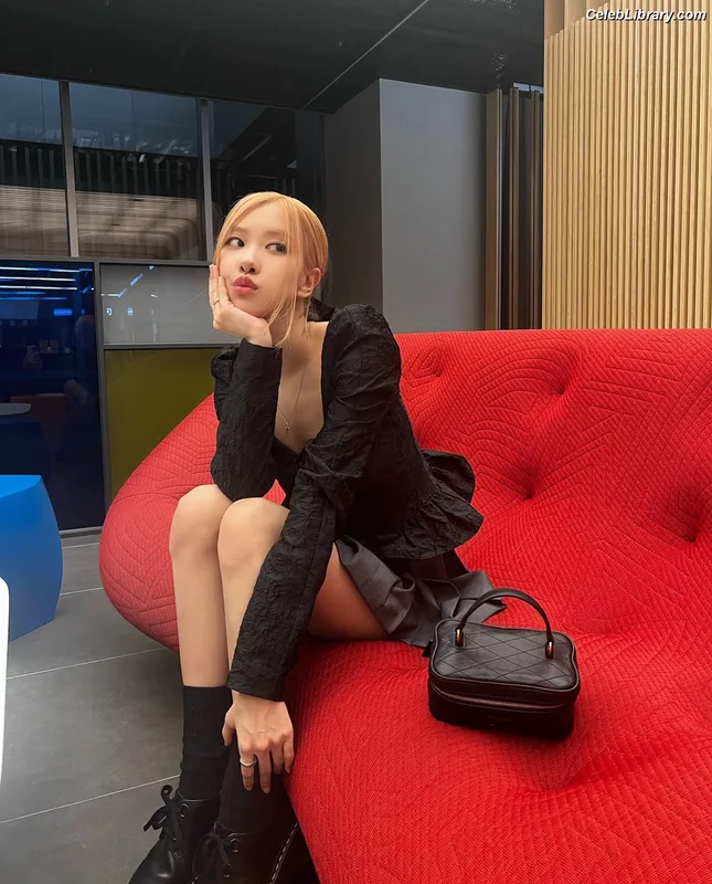 Rosé (BLACKPINK) photo 22 of 4338