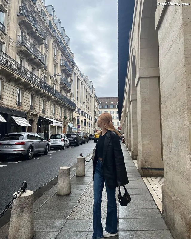 Rosé (BLACKPINK) photo 23 of 4338