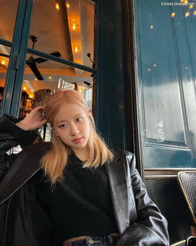 Rosé (BLACKPINK) photo 24 of 4338