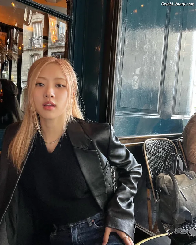 Rosé (BLACKPINK) photo 4 of 4338