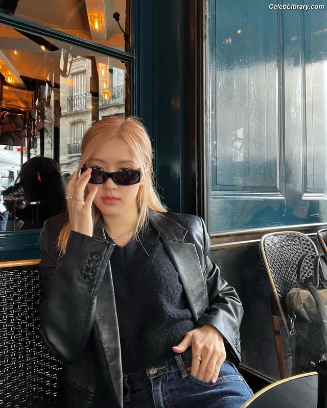 Rosé (BLACKPINK) photo 5 of 4338